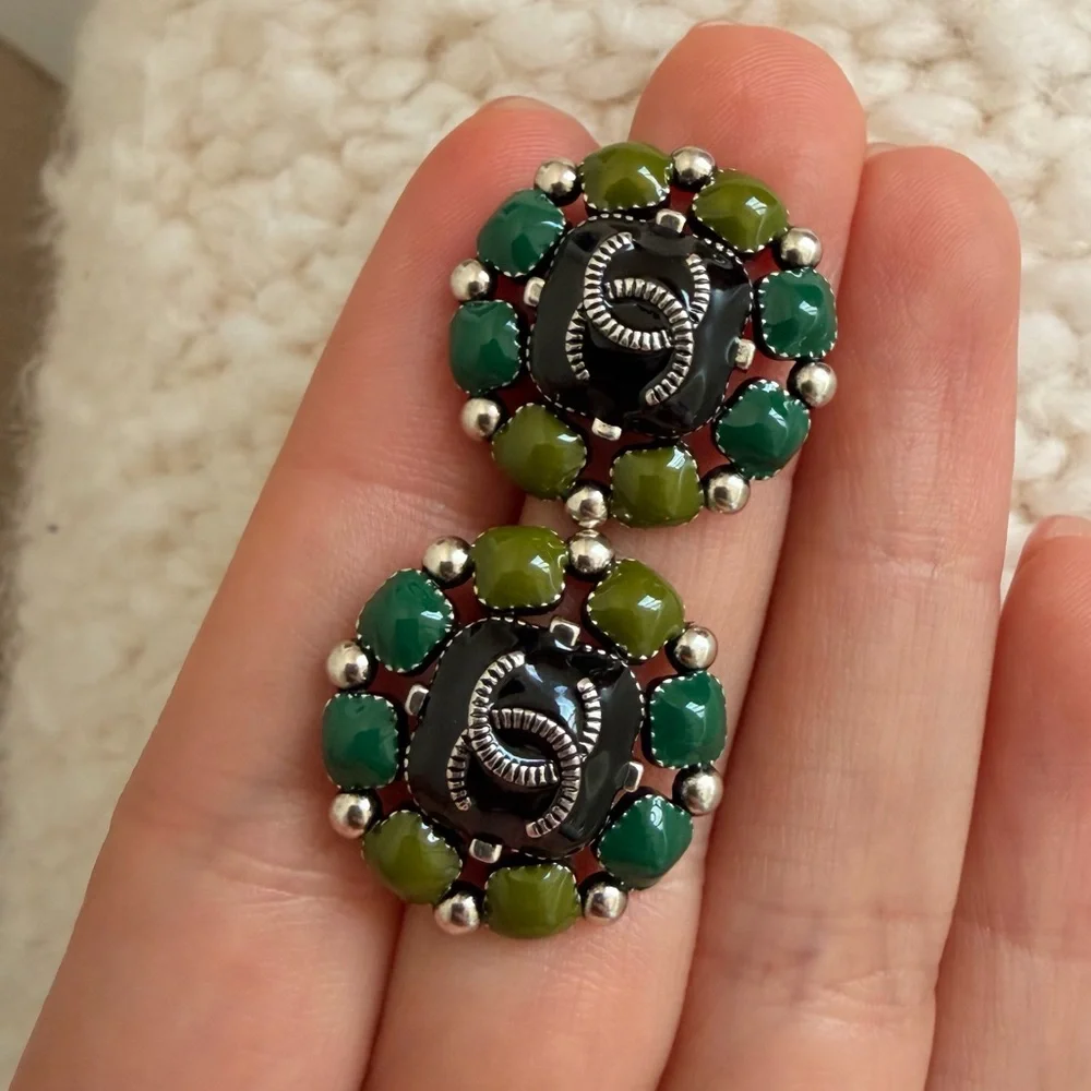 💚Chanel CC Enamel Floral Stud Earrings☘️ - Picture 9 of 13